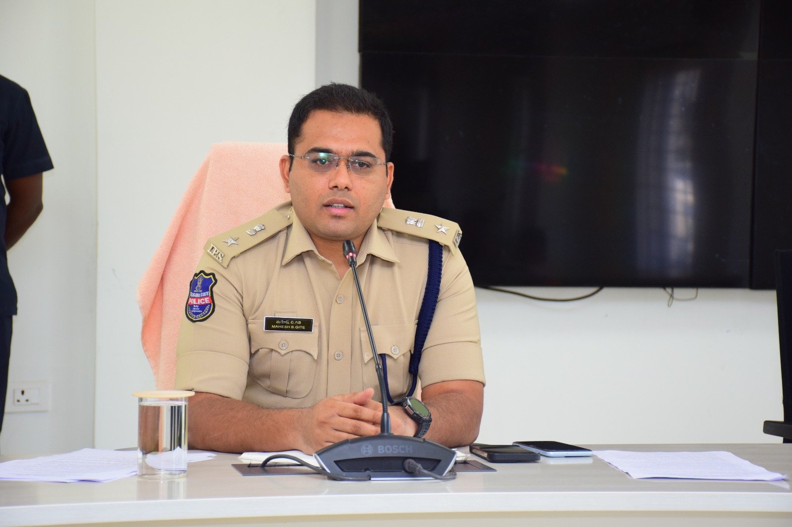 జాతీయ మెగా లోక్ అదాలత్ ద్వారా రాజీతో కేసులను పరిష్కరించుకోండి:జిల్లా ఎస్పీ. (నేటి ప్రభాత దర్శిని )